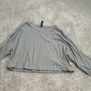Vuori Lightweight Long Sleeve Top in Light Gray